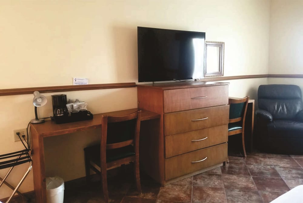 Laos Mar Hotel and Suites 31/41