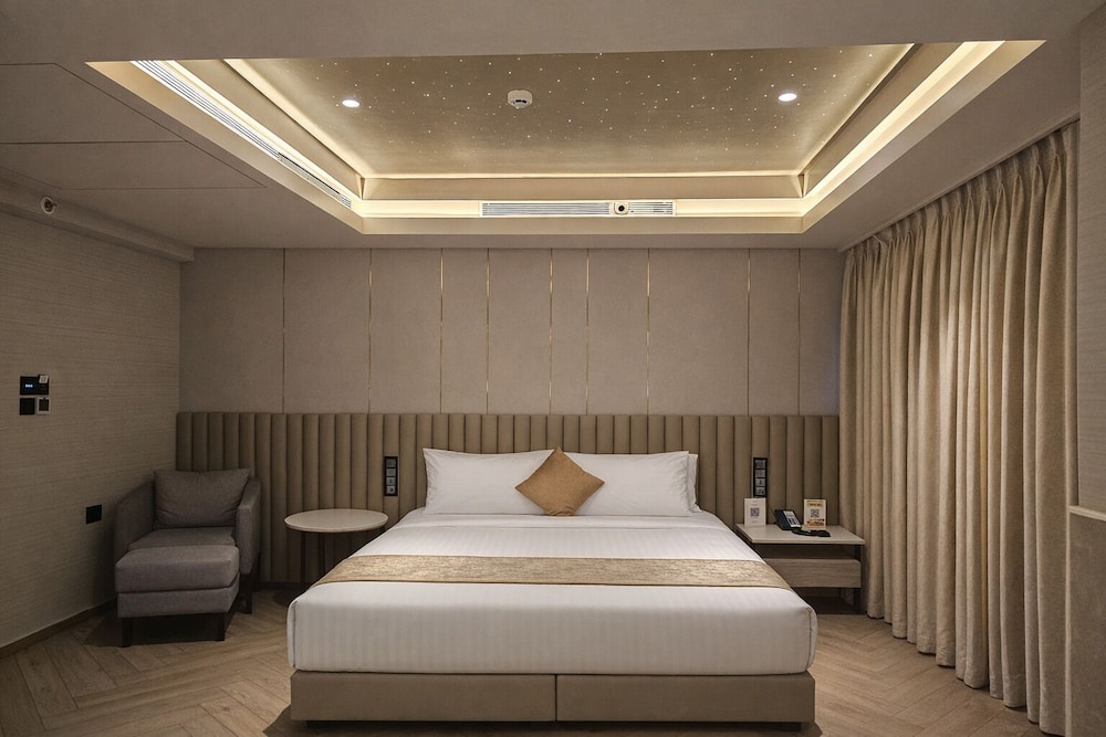 Dragonfly Hotel 15/50
