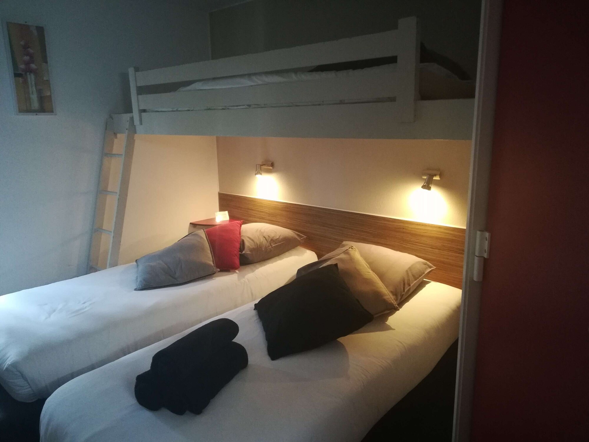 Standard, Double and Twin Beds