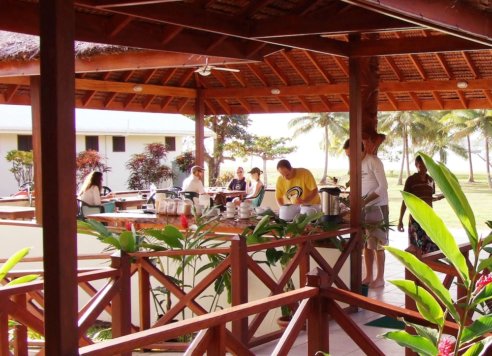 Beachfront Resort 30/50