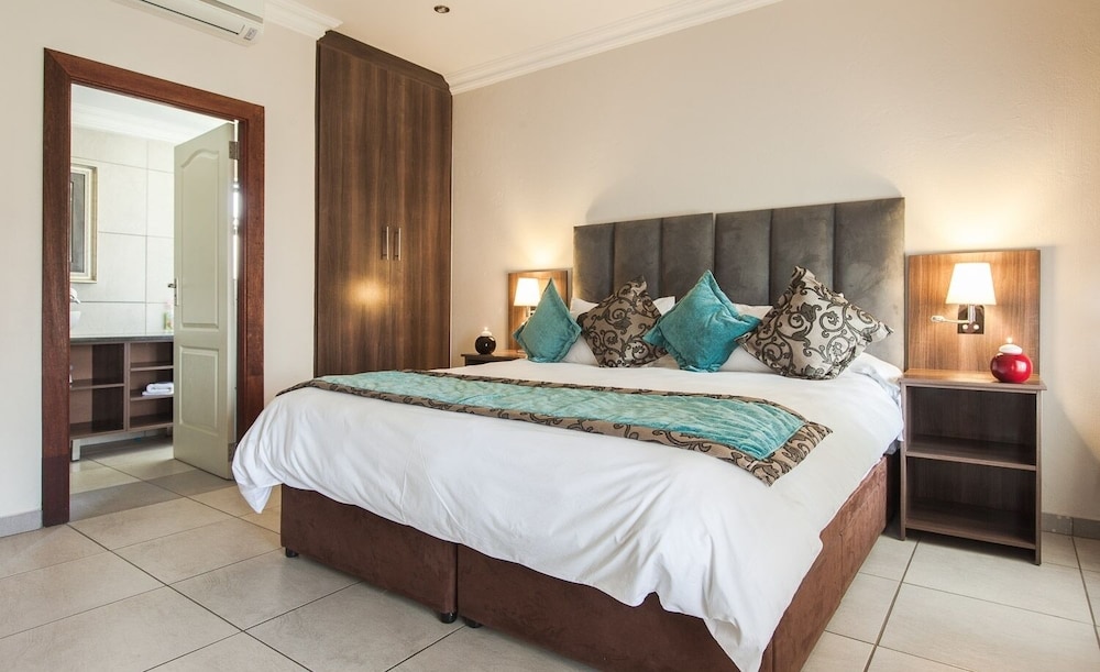 Usambara Lodge 2/12