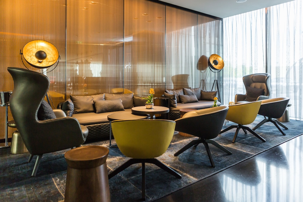 Park Plaza Park Royal 51/67