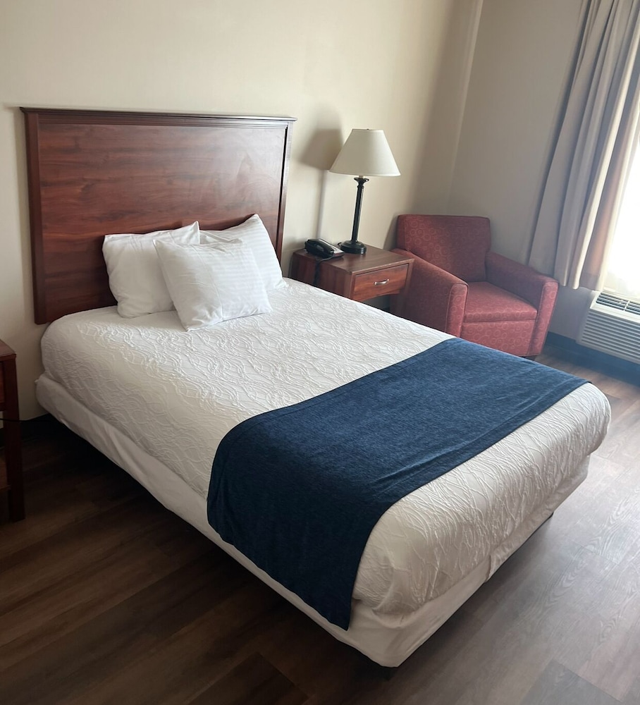 Cardinal Inn Hotel and Event Center 9/22