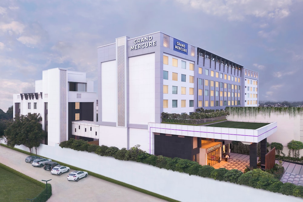 Grand Mercure Agra 2/50