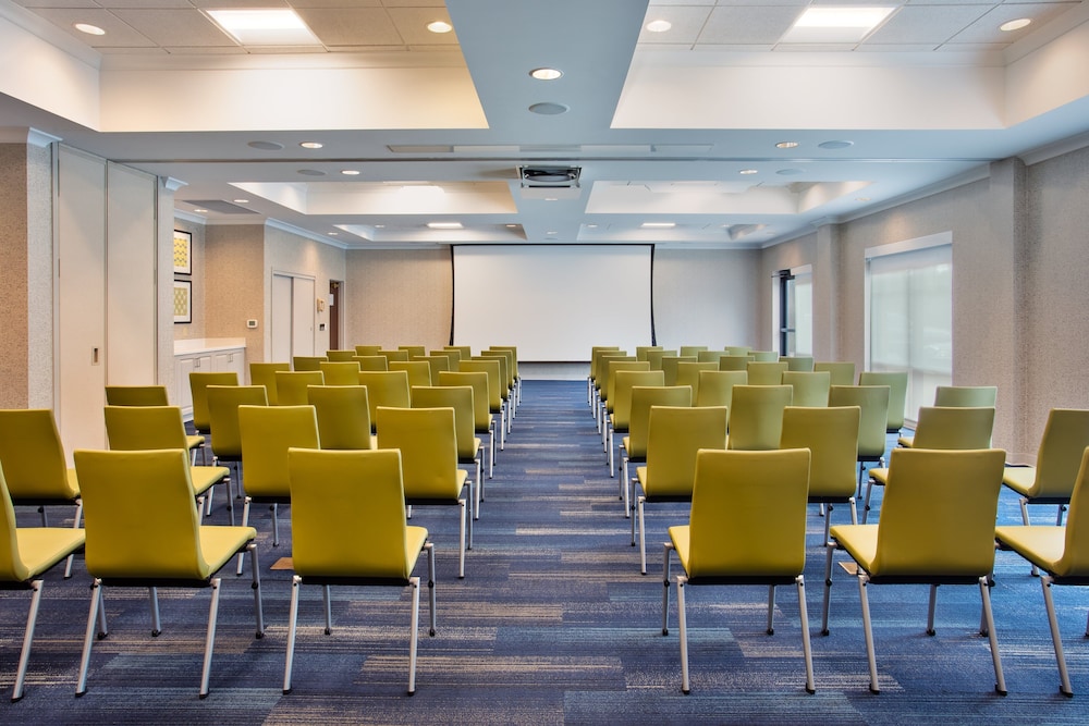 Holiday Inn Express & Suites Rochester Webster, an IHG Hotel 36/50
