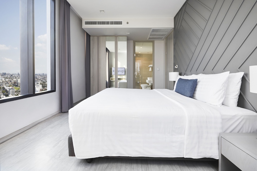 2 BEDROOM FAMILY SUITE