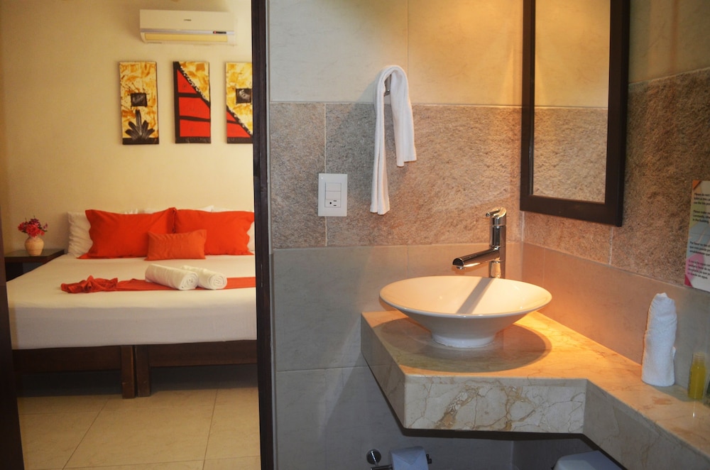 HOTEL ARRECIFES SUITES 64/67