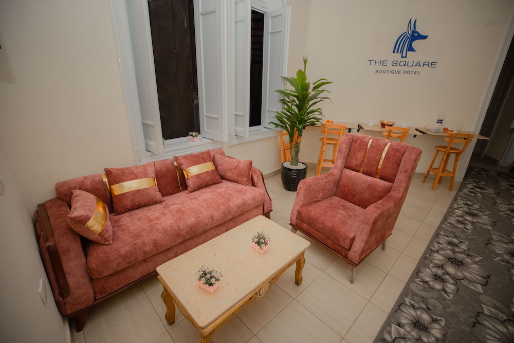 The Square Boutique Hotel 68/70