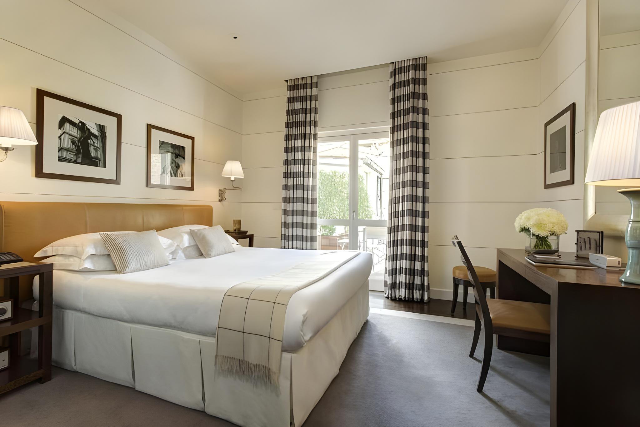 Gallery, Single, Double Bed
