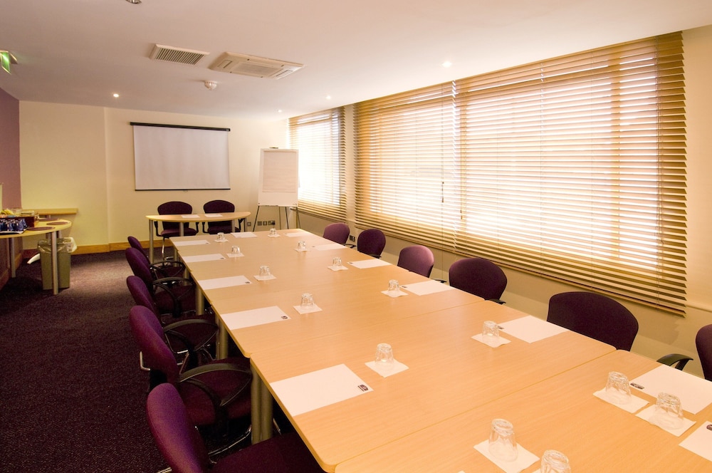 Premier Inn Manchester City Centre (Arena/Printworks) 42/46