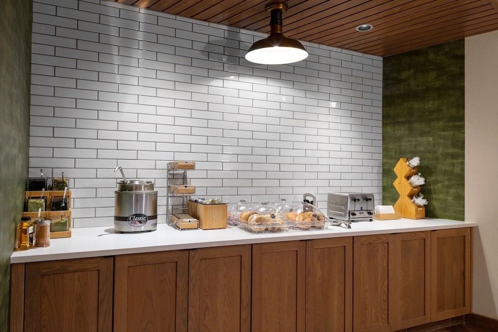 Fairfield Inn & Suites by Marriott Atlanta Marietta 3/18