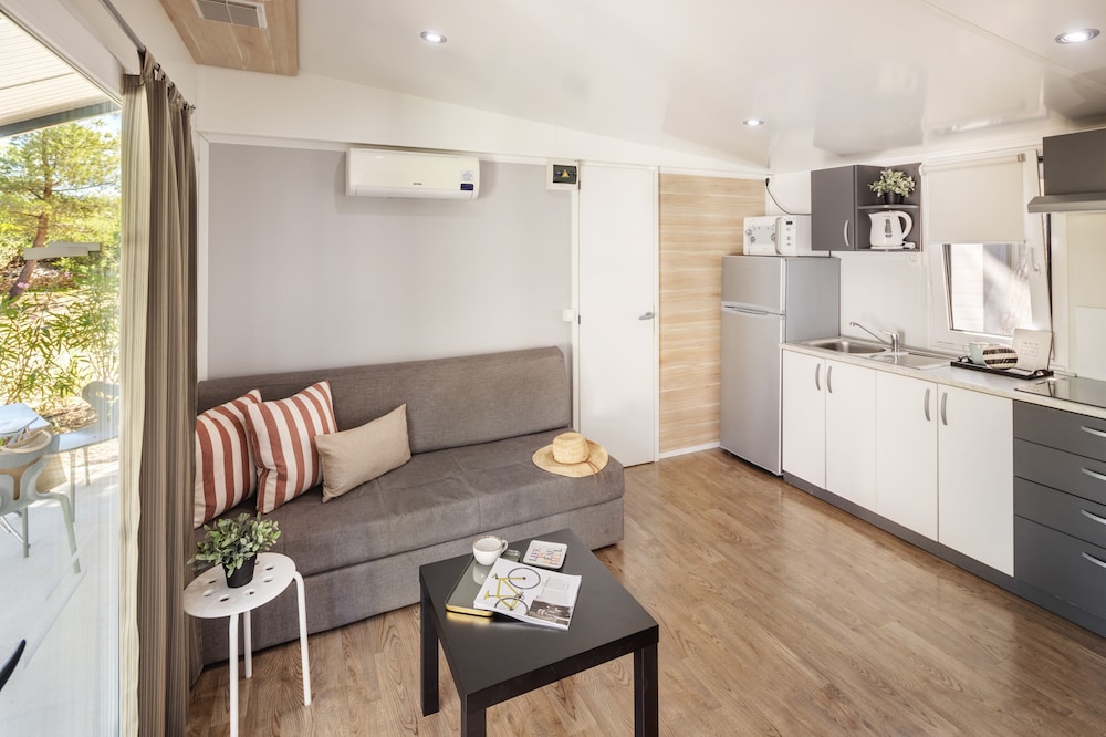 Waterman Beach Village 22/49