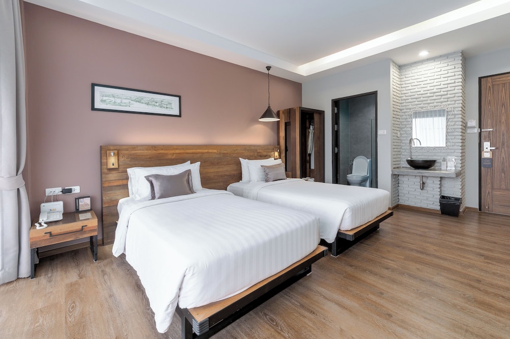 Amphawa Na Non Hotel & Spa 12/57