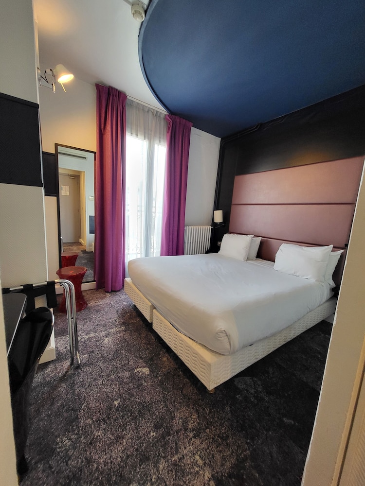 غرفة بسرير كوين، Accueil Hotel Paris Pigalle Montmartre 8/10
