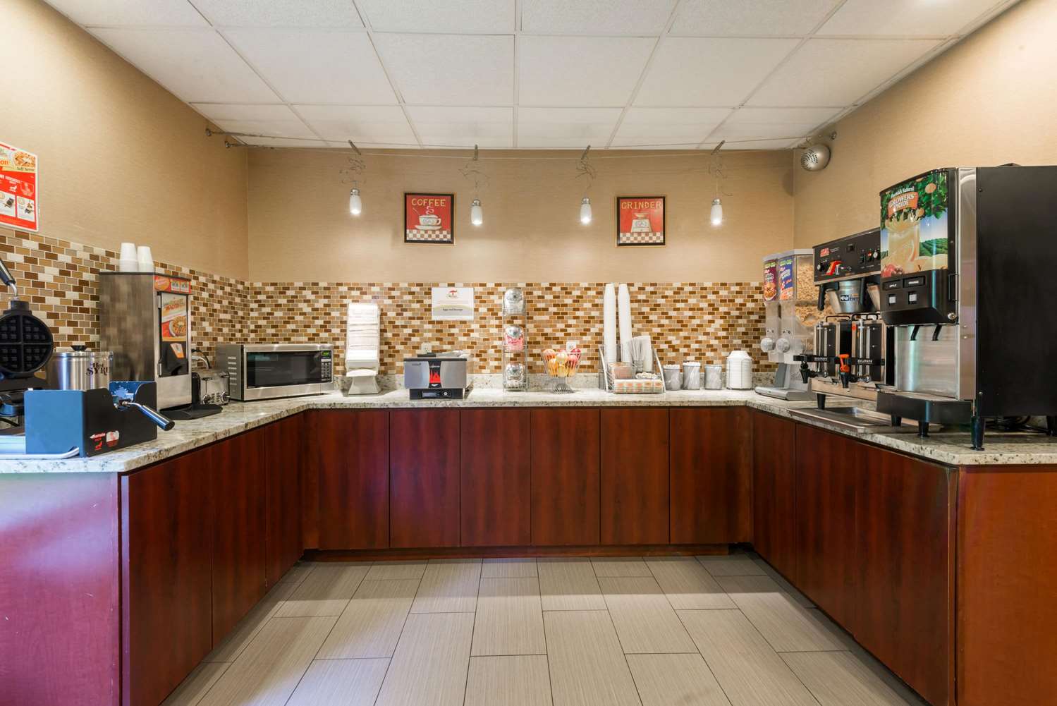 Super 8 by Wyndham Mars/Cranberry/Pittsburgh Area 3/13