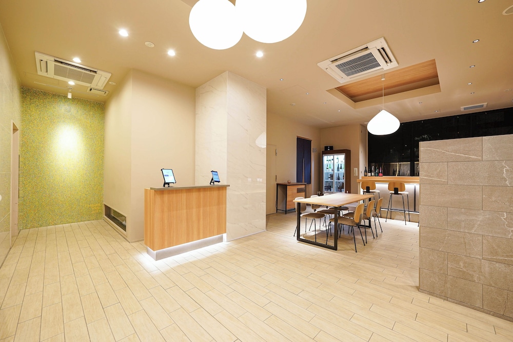Nico Hotel 8/50