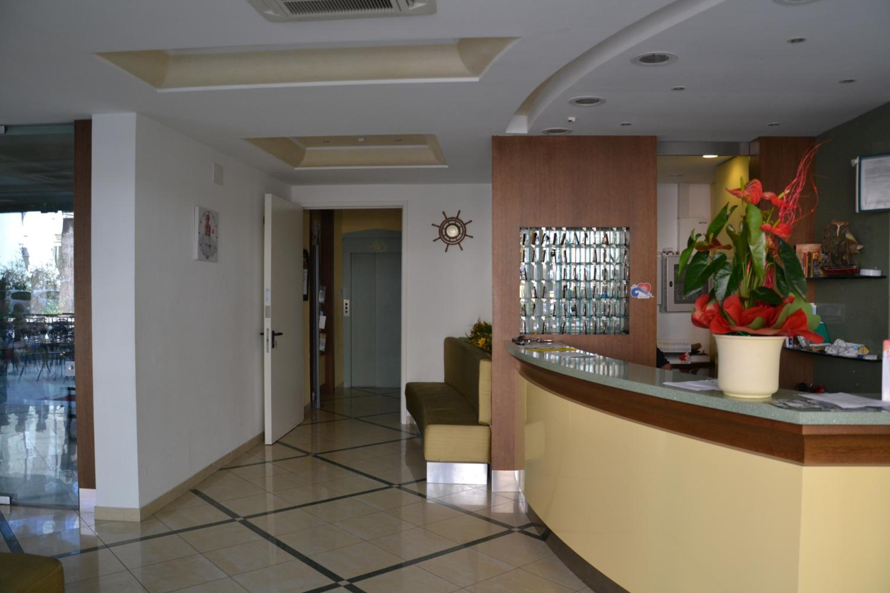 Hotel Ariston 5/32