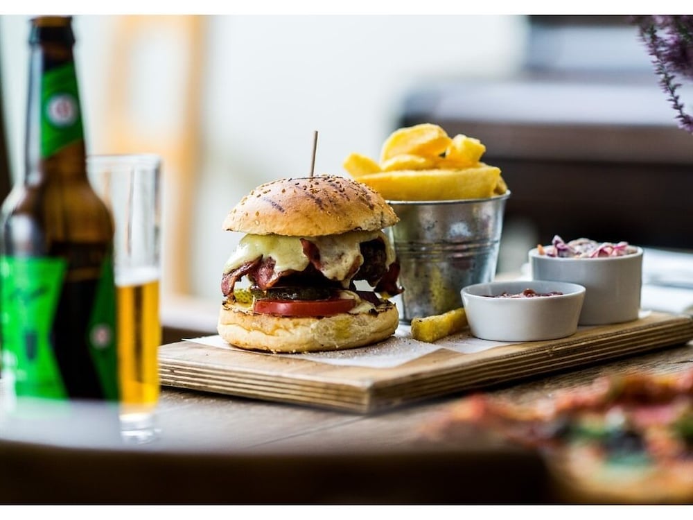 The Oakhill Inn 32/38