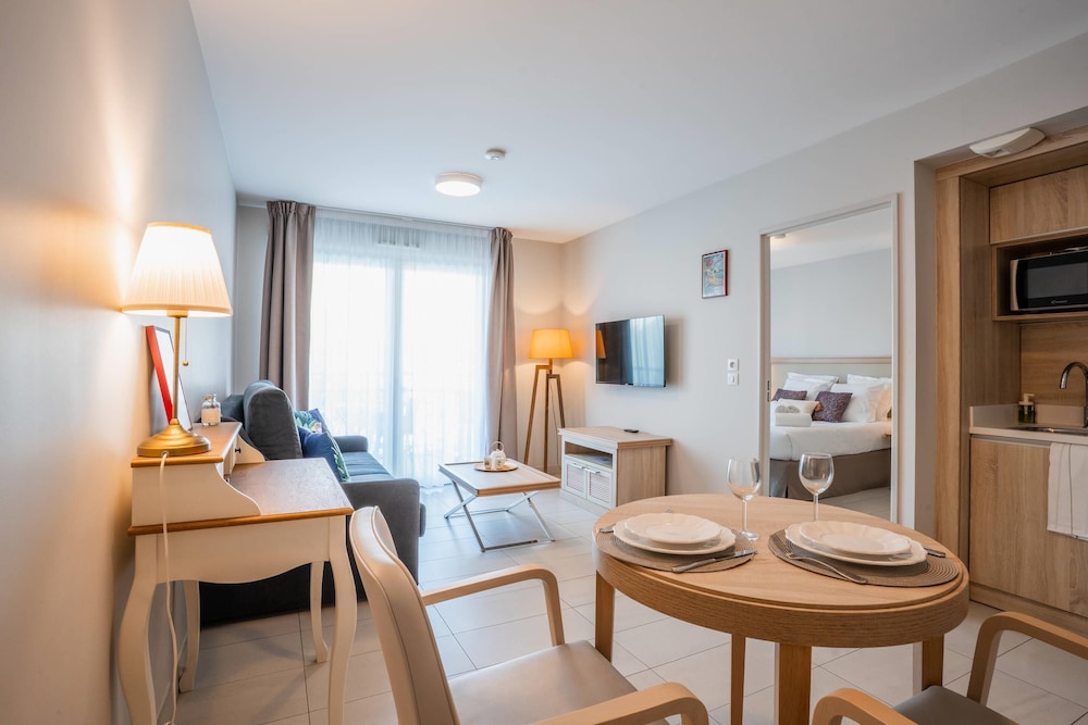 Quality Aparthotel Nice 33/43
