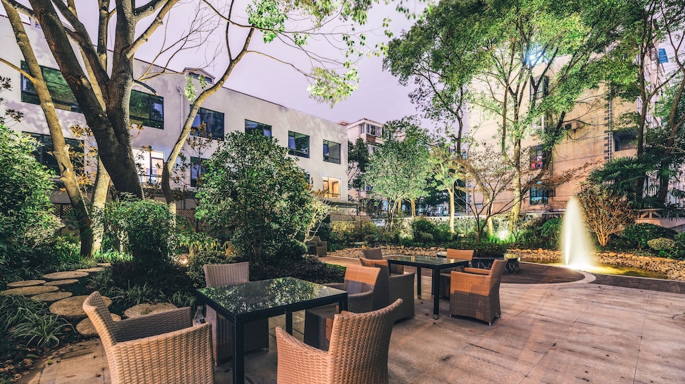 Atour Hotel (Huaibei City Government) 56/66