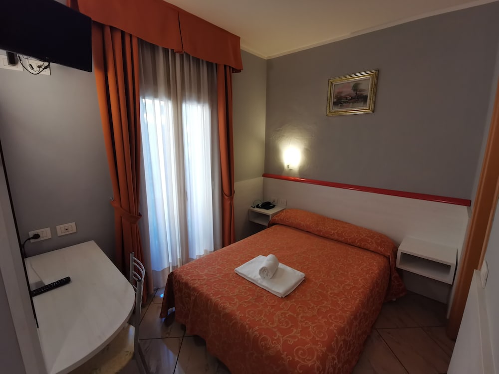 BRIANZA HOTEL 38/68