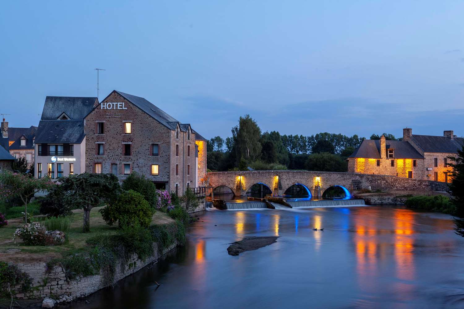 Best Western Le Moulin De Ducey 47/51