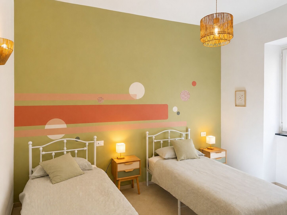 2 Bedrooms, Superior, Apartment, Queen and Twin Beds, 2 Bathrooms, Sofa