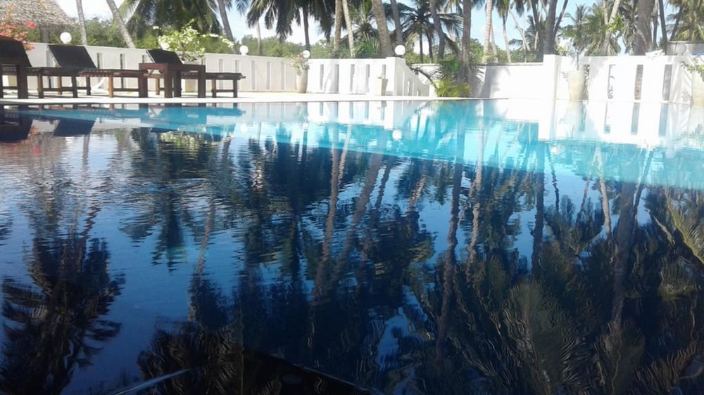 Taj Tangalle Boutique Hotel 34/35