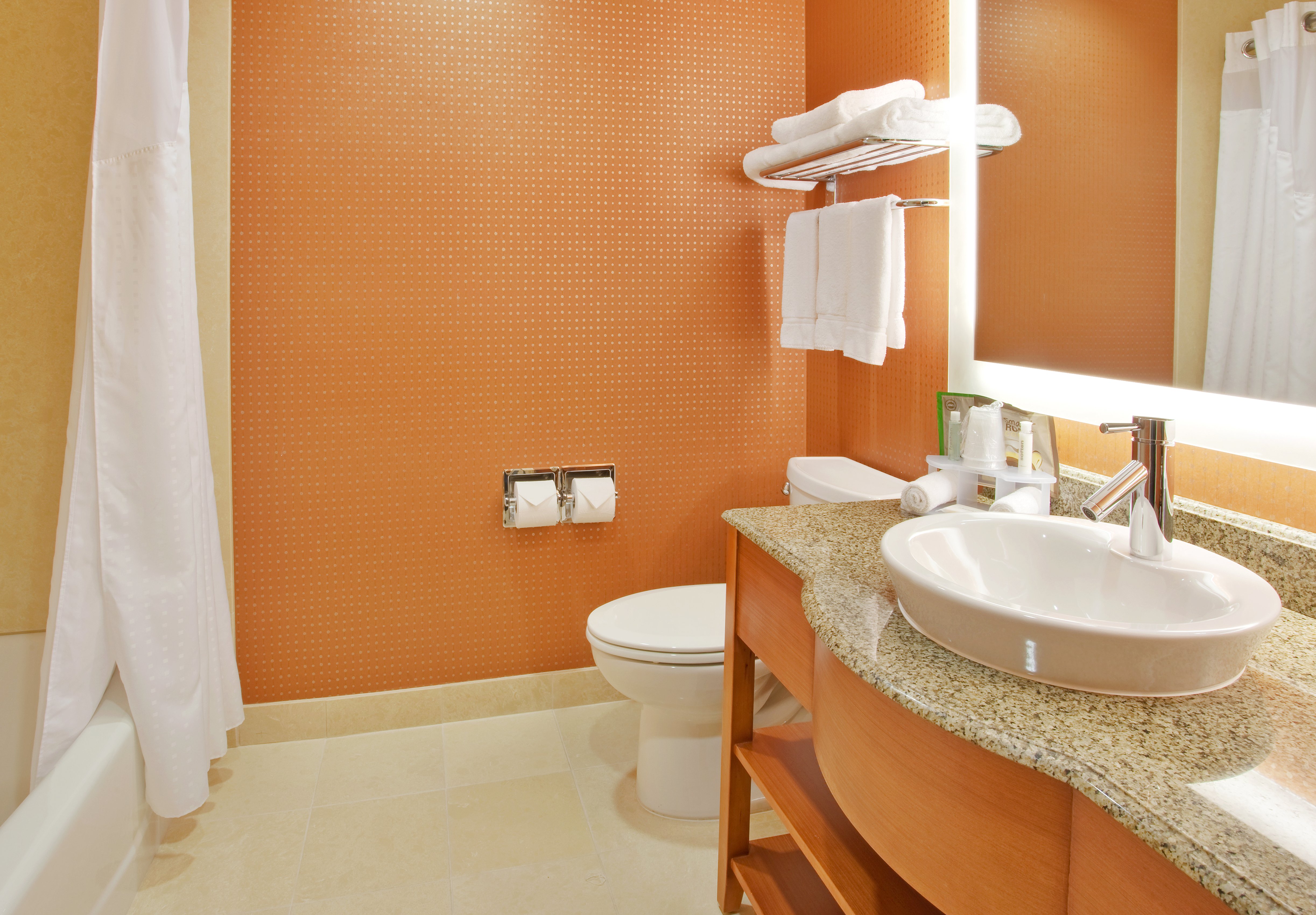 Holiday Inn Express Hotel Suites Santa Cruz 72/72