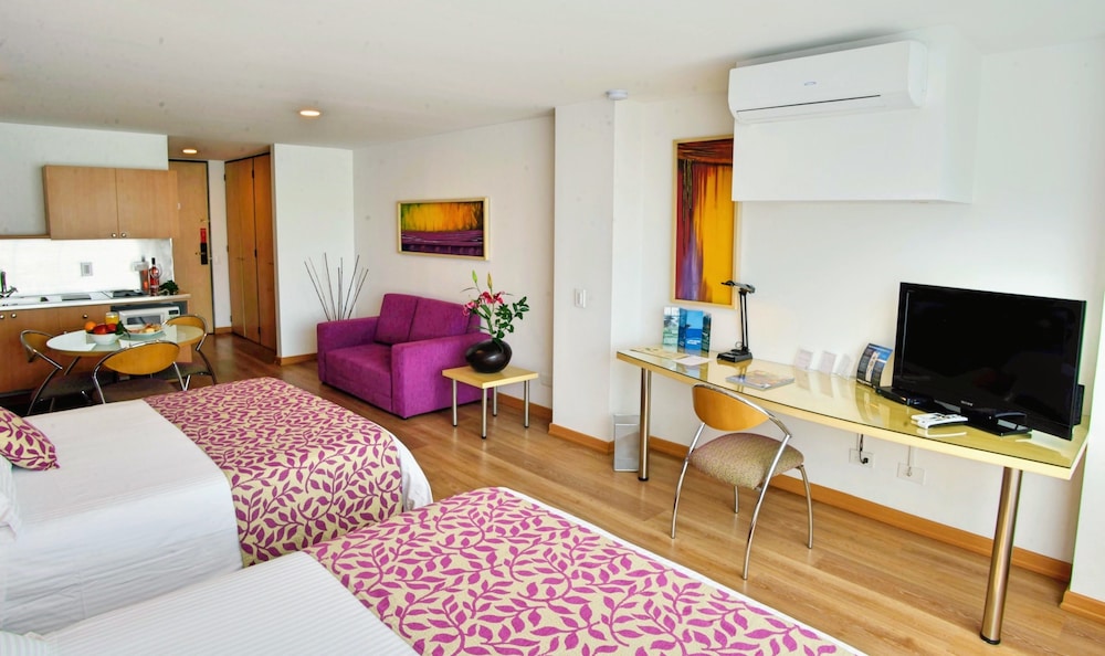Novelty Suites Hotel 23/77