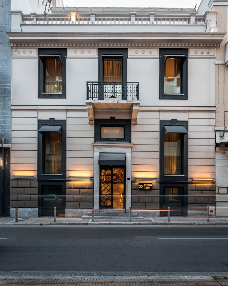 33 Solonos Suites 1/50