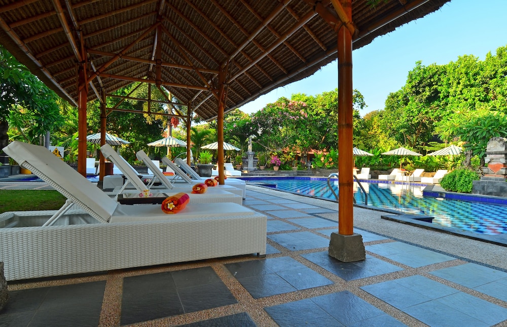 Inna Sindhu Beach Hotel and Resort 60/64