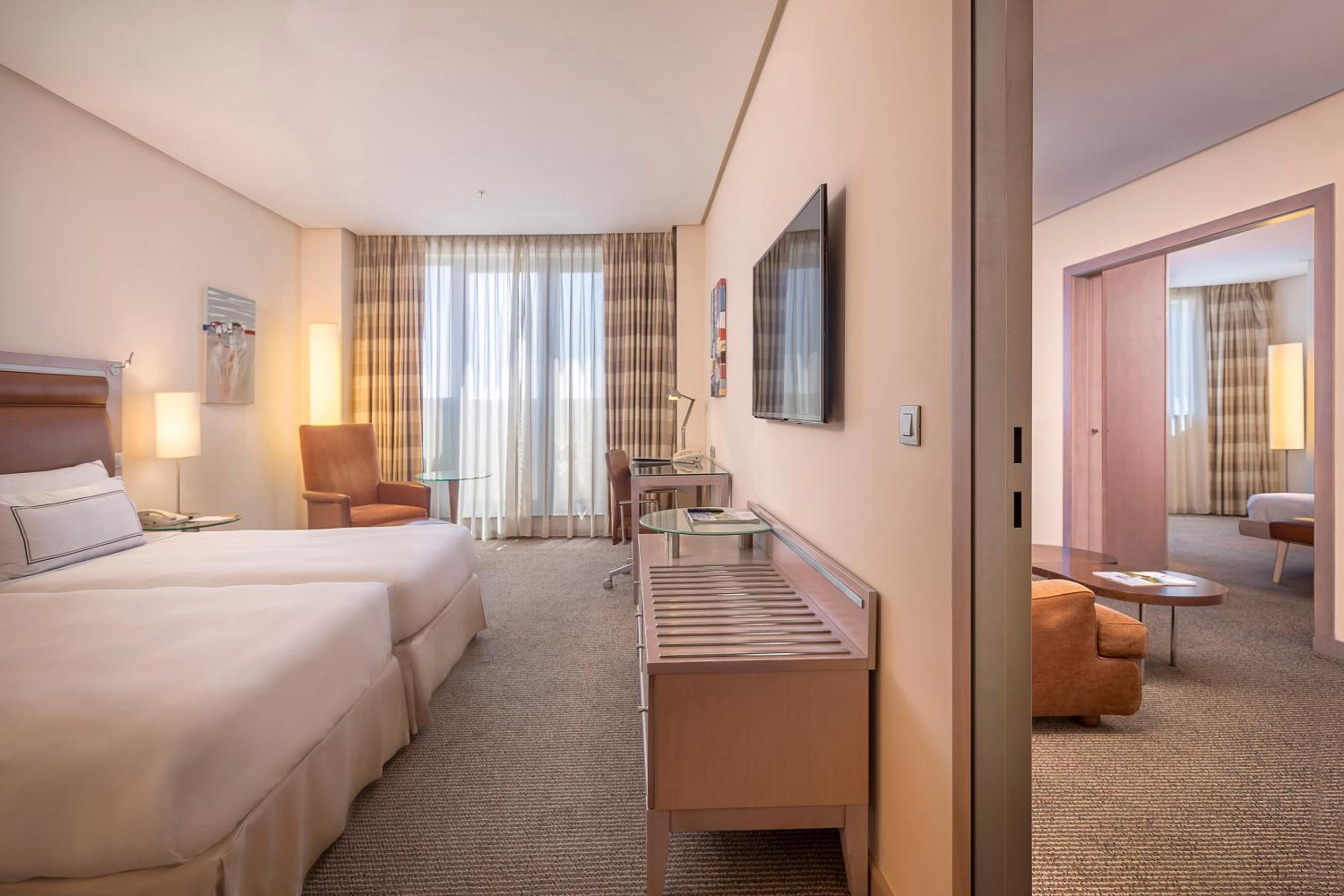 جناح غراند عائلي، Melia Valencia Palacio de Congresos Formely Hilton Valencia 14/17