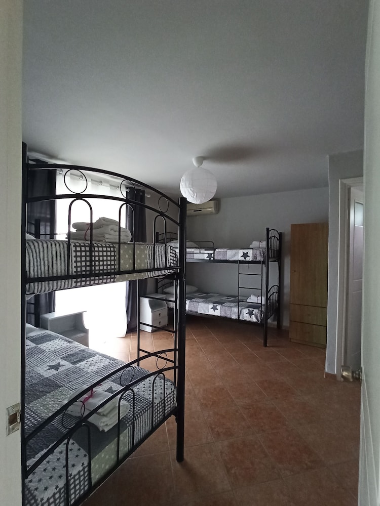 Demis Apartments 9/33