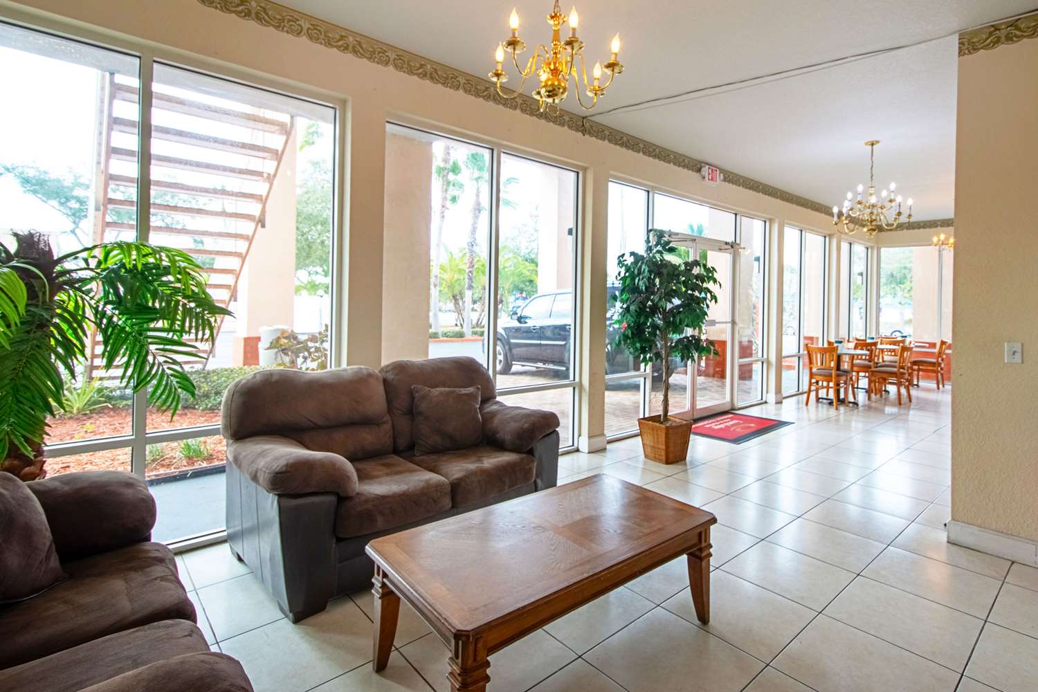 Econo Lodge Inn & Suites Clearwater Central 20/26