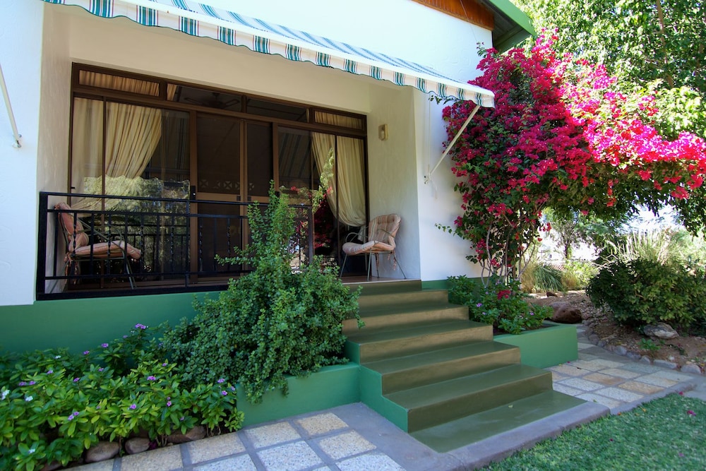 Corona Guest Farm 3/50