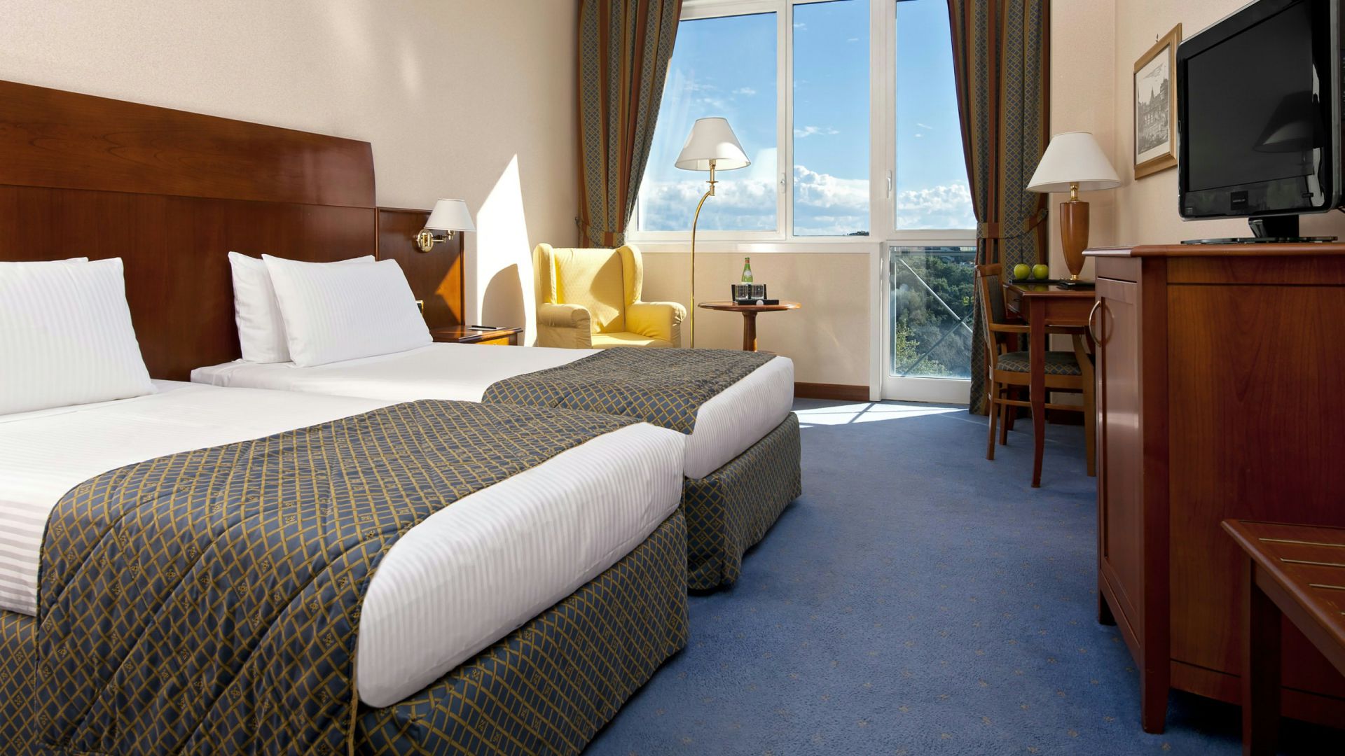 Standard, Double or Twin Bed