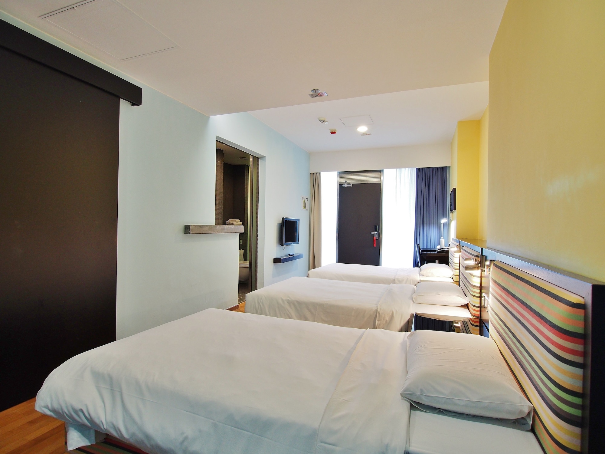 ROOM, TRIPLE, 3 BEDS