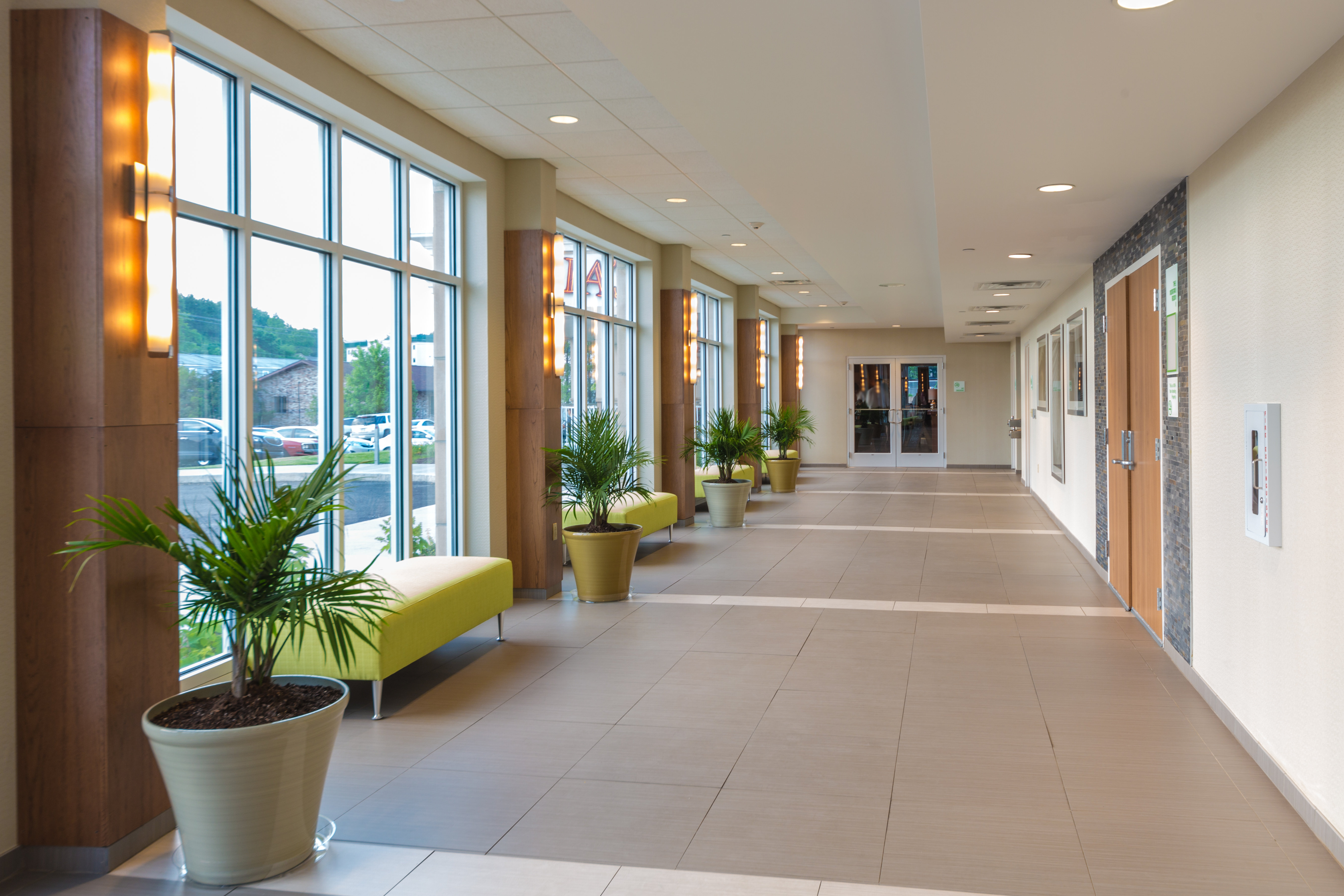 HOLIDAY INN MORGANTOWN UNIVERSITY AREA 23/41