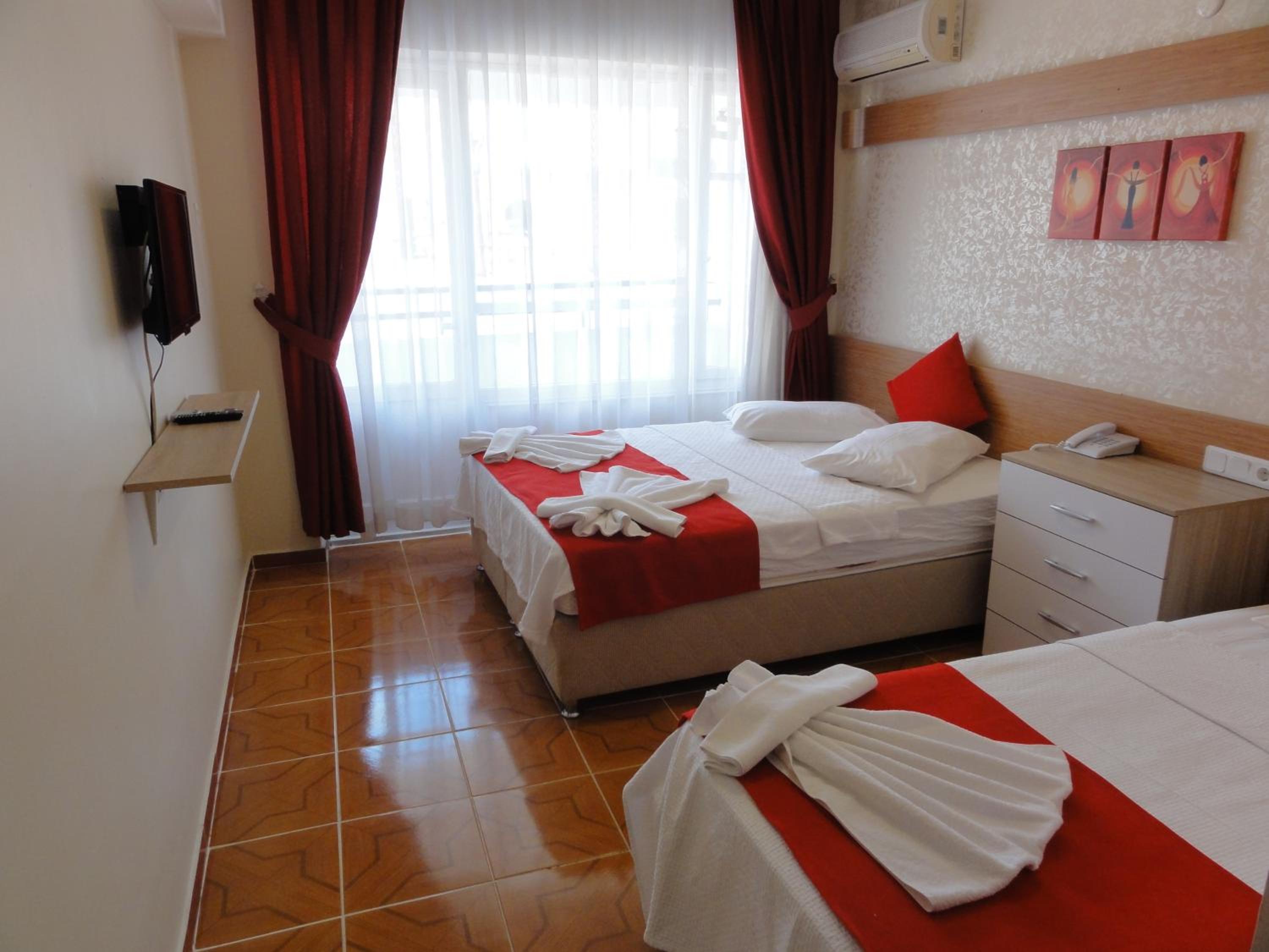 غرفة ثلاثية، Altinersan Hotel 8/10