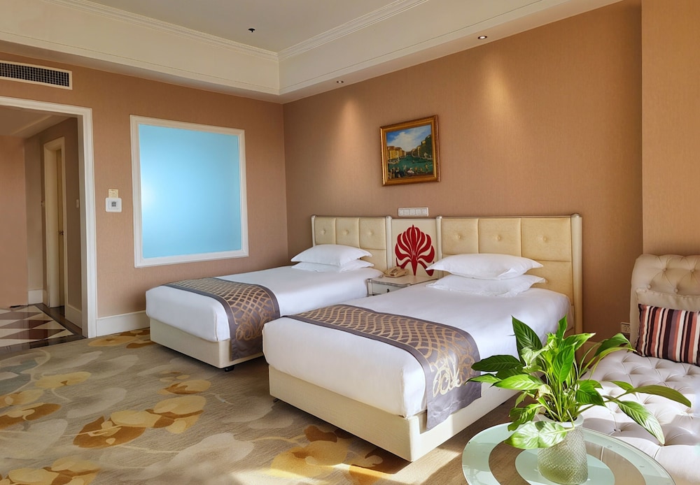Nanjing Suning Universal Hotel 18/38