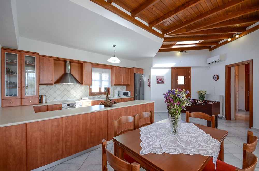 Naxos Cottage 2/50