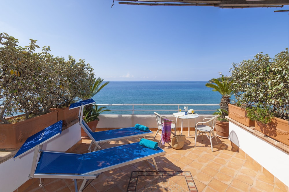 HOTEL IL CEFALO 36/50