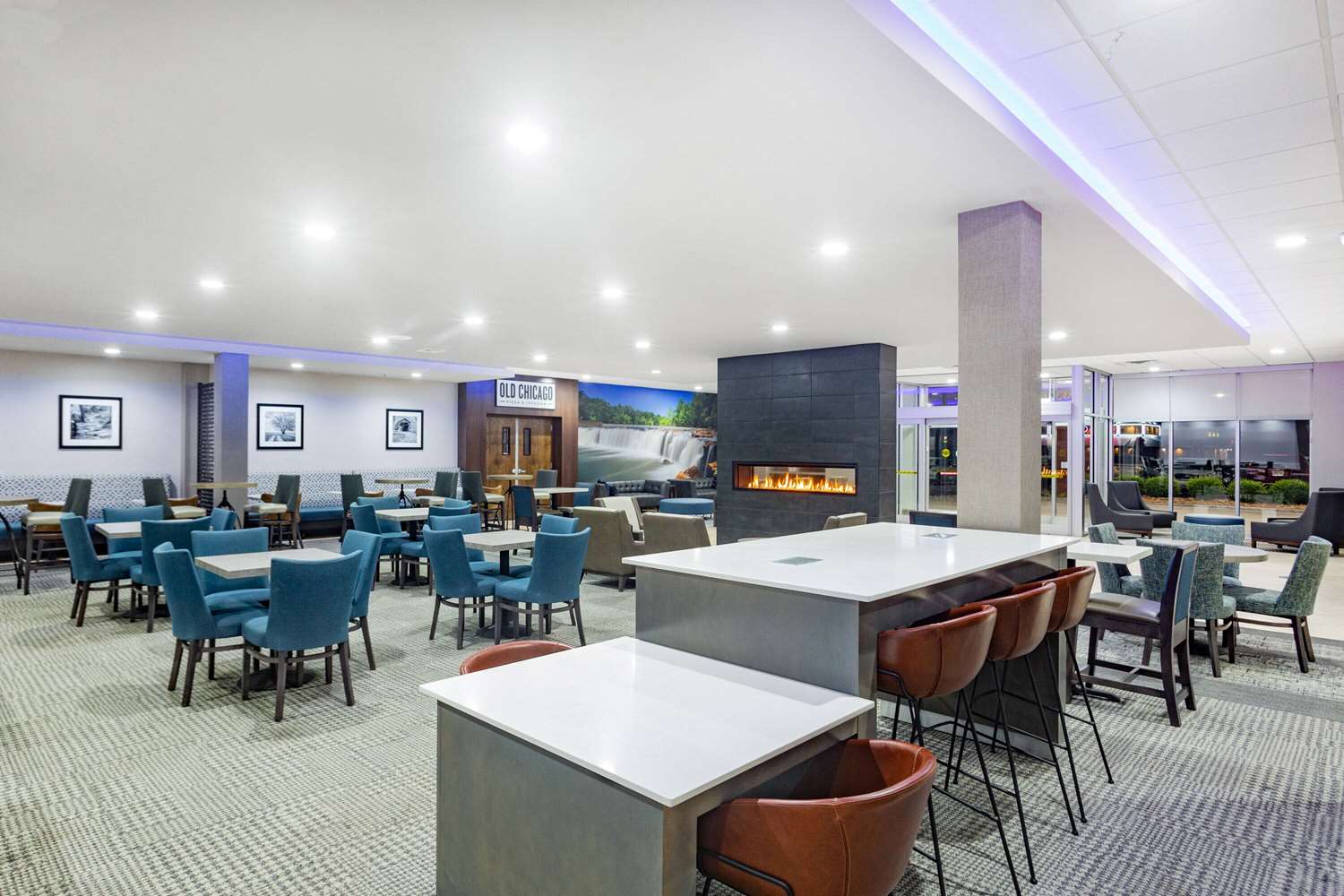 La Quinta Inn & Suites by Wyndham Joplin 45/56