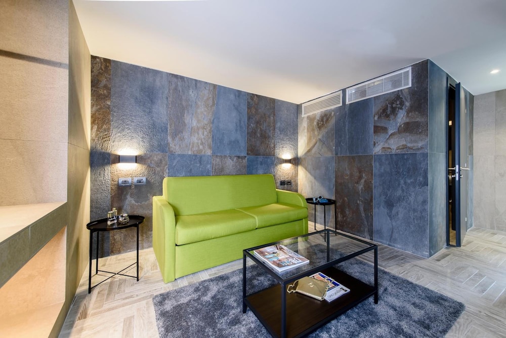 Just Hotel Milano 42/47