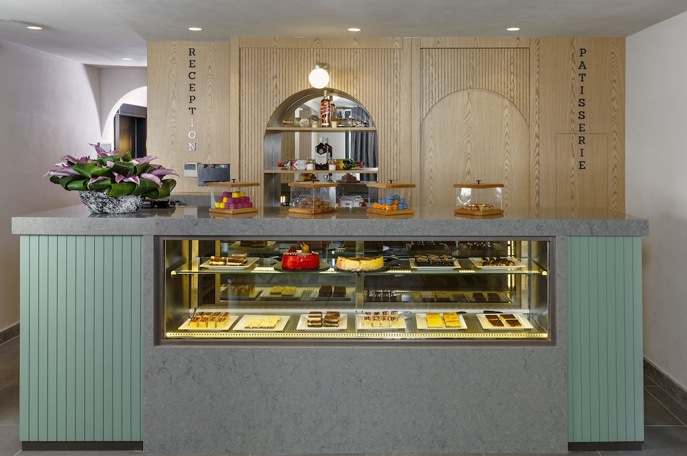 Sherwood Premio Hotel 12/50