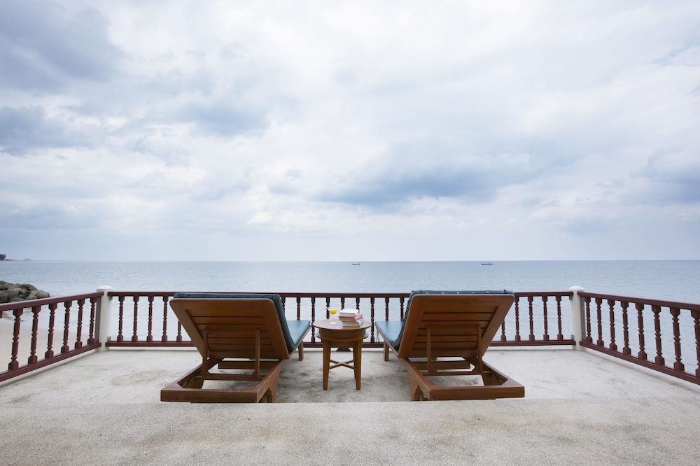 Miracle Island Resort 35/49