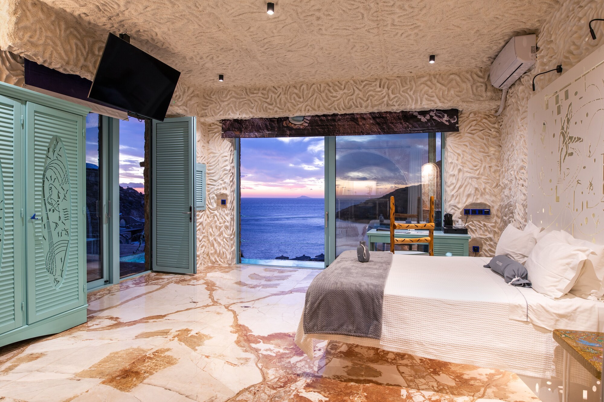 3 Bedrooms, Sea, 3 King Beds