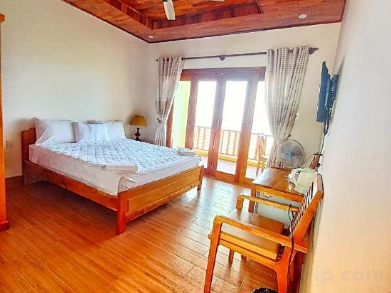 DELUXE, DOUBLE BED