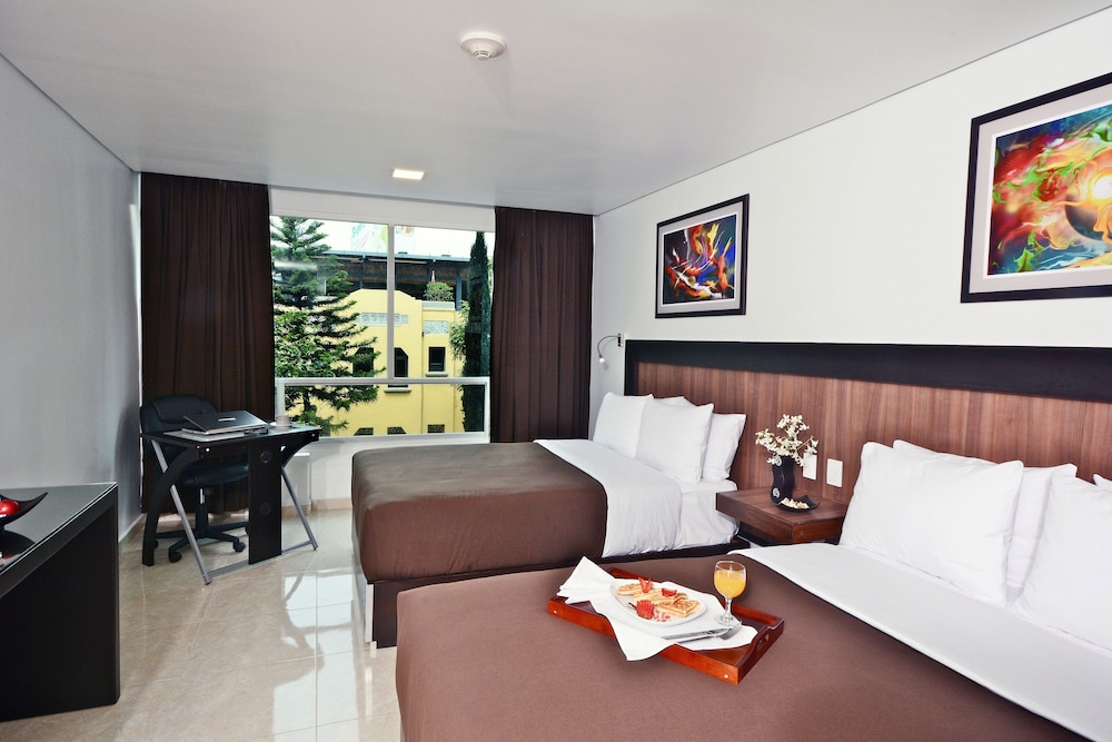 Hotel & Suites PF 7/43